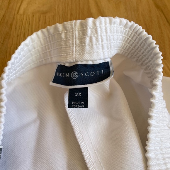 📦 SOLD - Women’s white pants. Size 3X. NWT. - Picture 3 of 5